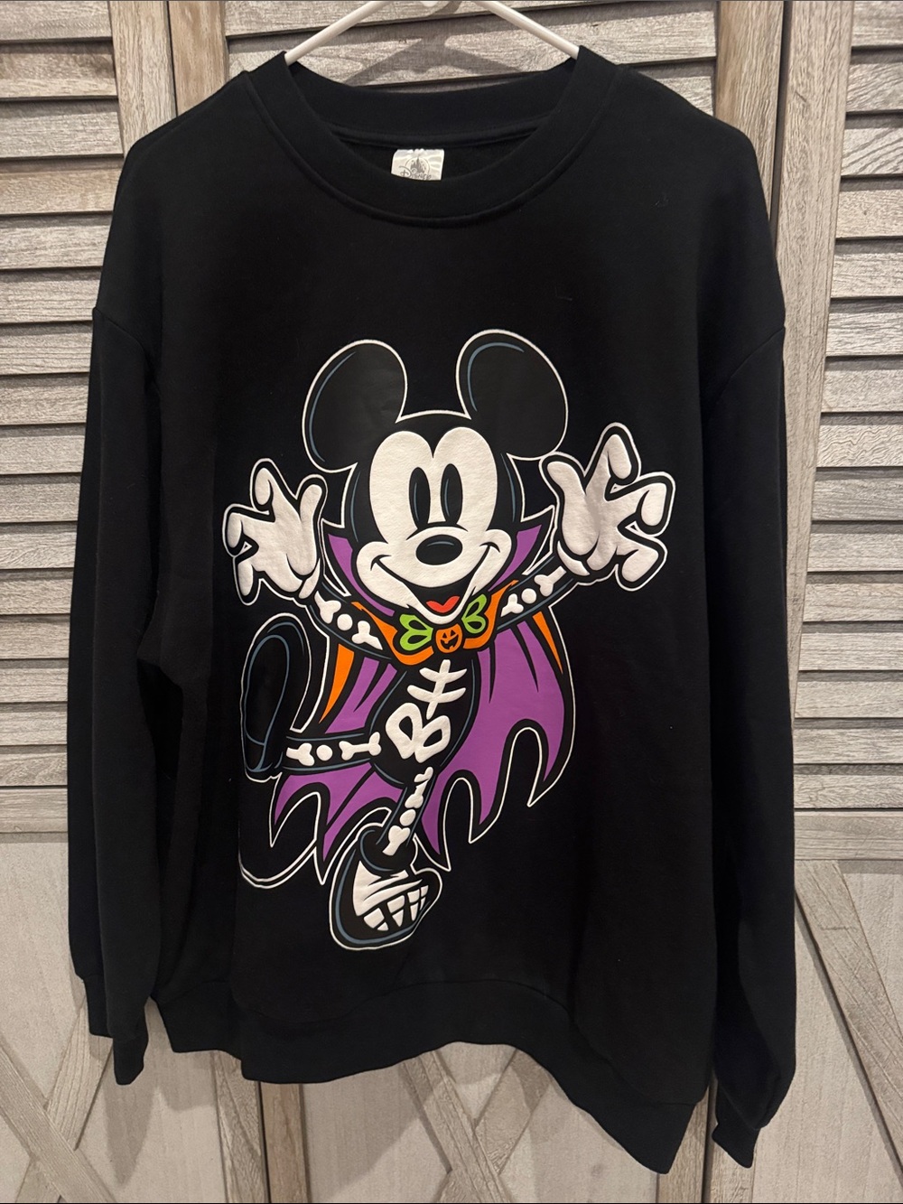 Disney World Black Crewneck Sweatshirt with Mickey Vampire Graphic Size Large